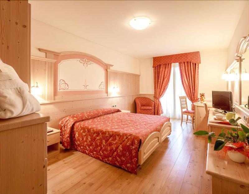 פינזולו Beverly Alps Hotel & Spa מראה חיצוני תמונה