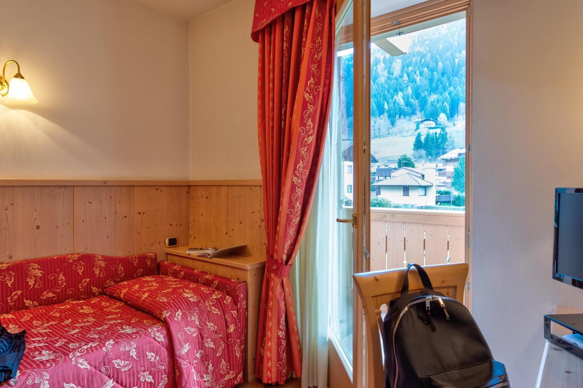 פינזולו Beverly Alps Hotel & Spa חדר תמונה