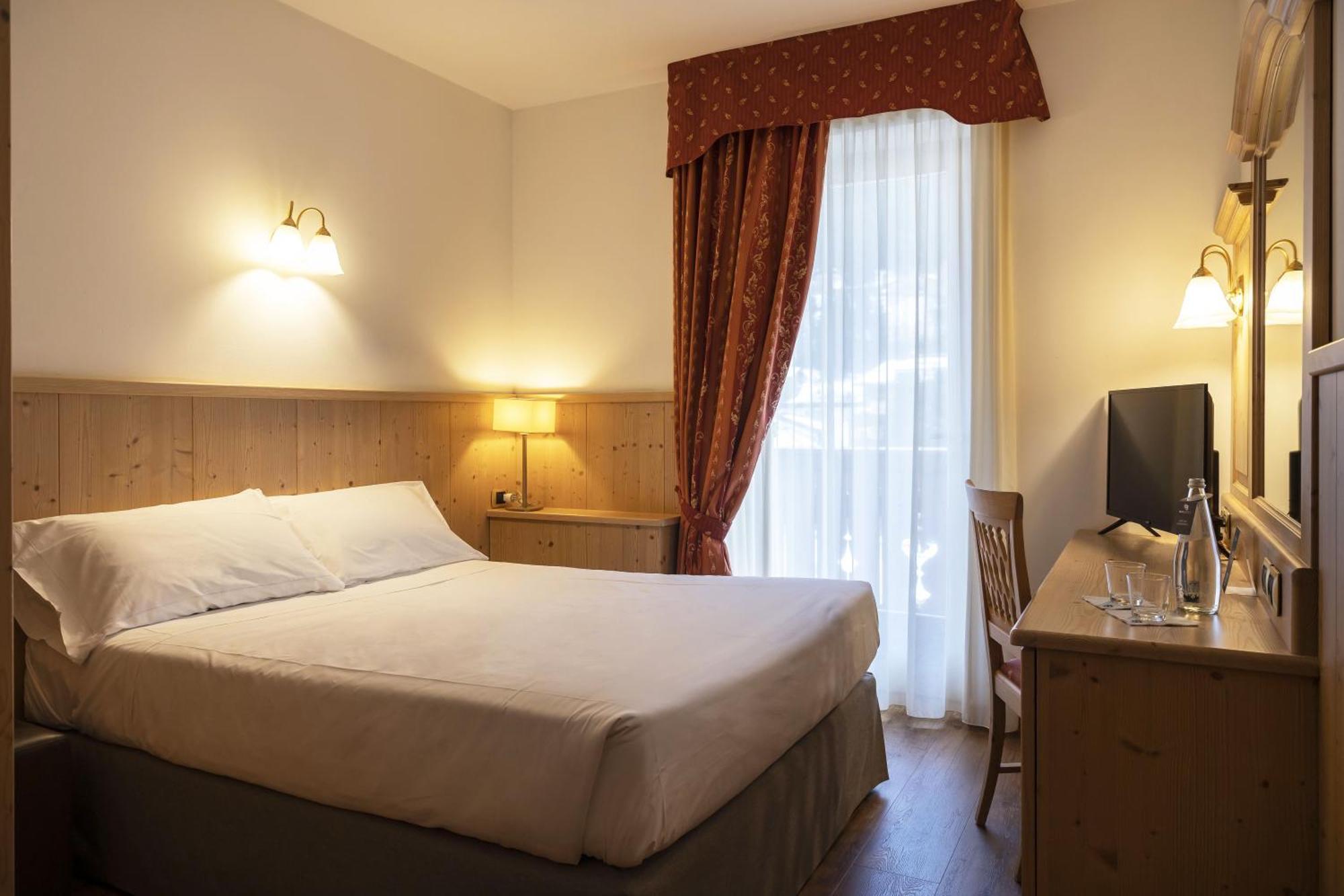 פינזולו Beverly Alps Hotel & Spa חדר תמונה