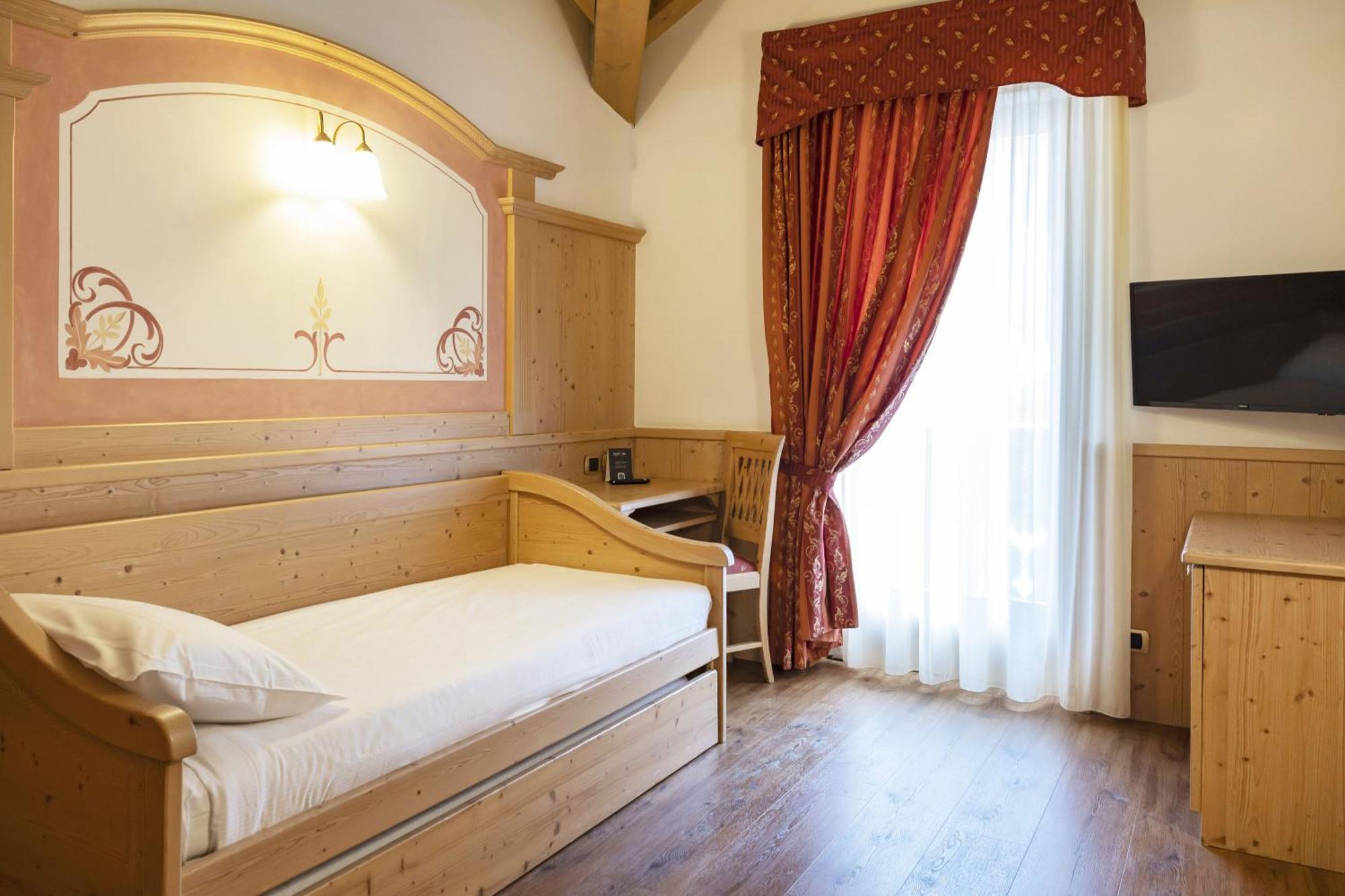 פינזולו Beverly Alps Hotel & Spa חדר תמונה